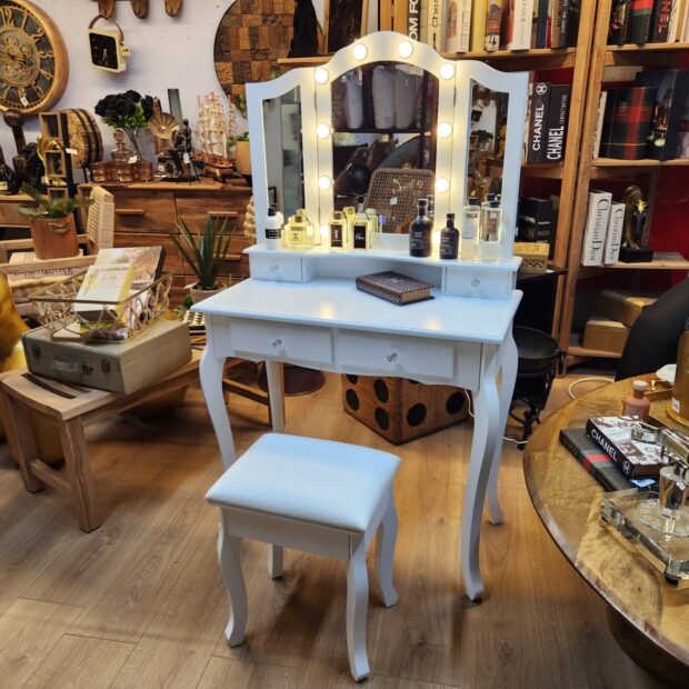 שידת איפור דגם שלגיה